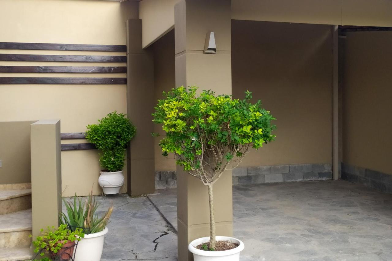 Ofrinio Central Apartments מראה חיצוני תמונה