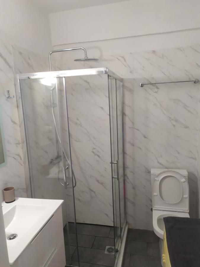 Ofrinio Central Apartments מראה חיצוני תמונה